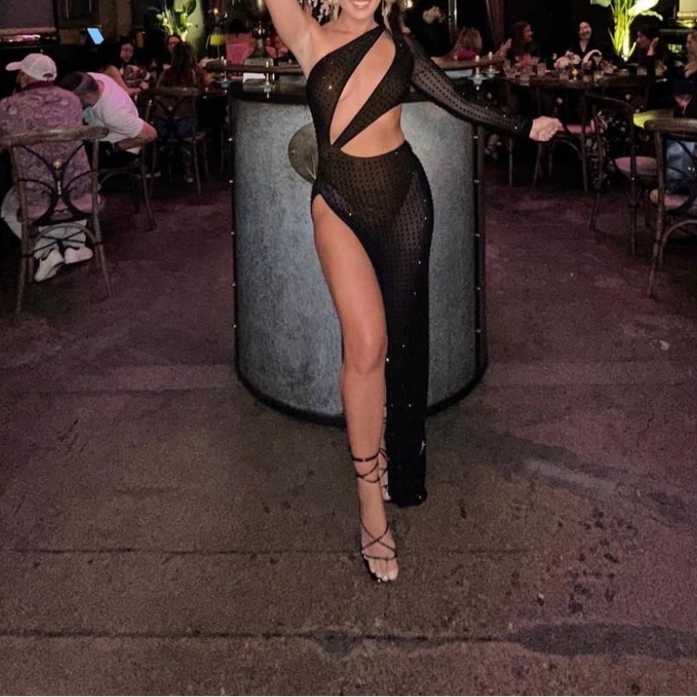 PrettyLittleThing Black Cut-Out Dress